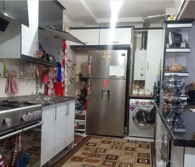 آشپزخانه ملک هشتاد و یک متری