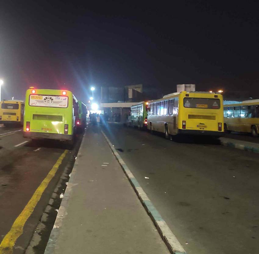 جای اتوبوس قشنگ بغل مترو