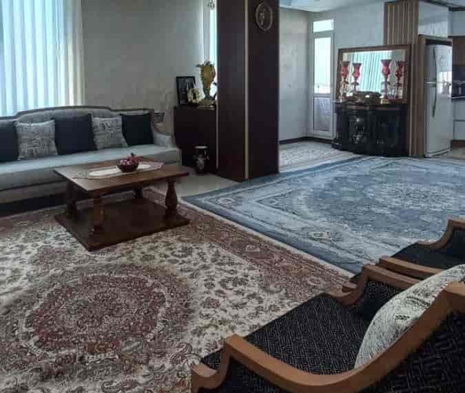 ملک فروشی نود متری اندیشه